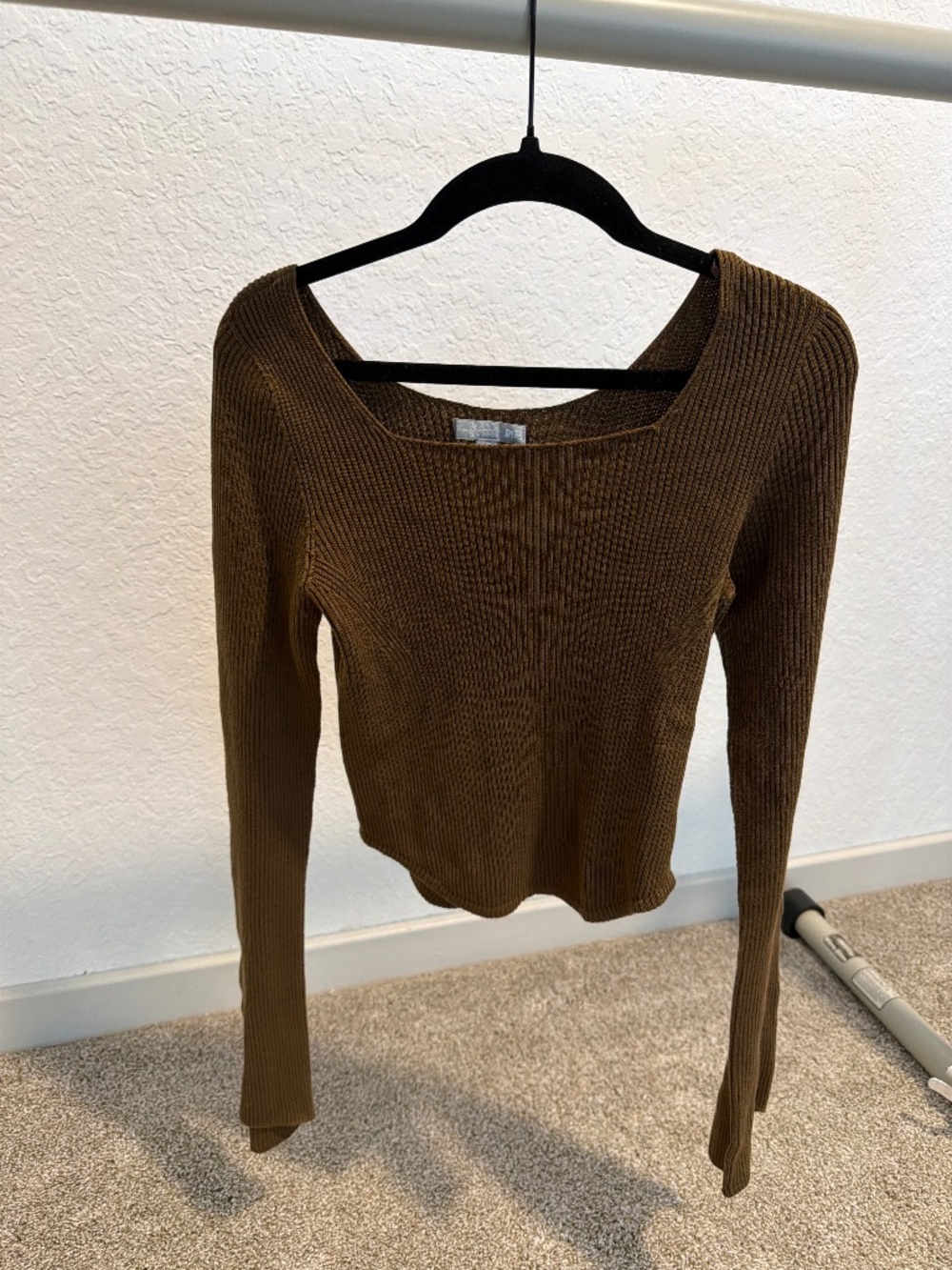 Mame Kurogouchi Uniqlo brown square neck top